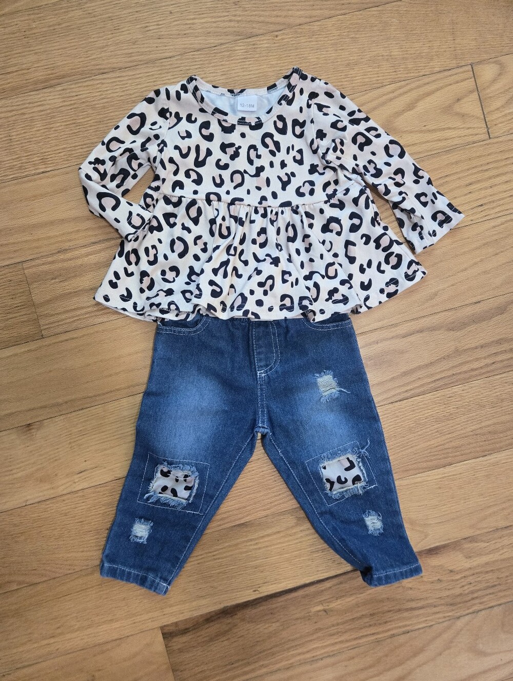 Toddler Girl Leopard Print Top & Distressed Jeans 2 Piece Set 12-18M